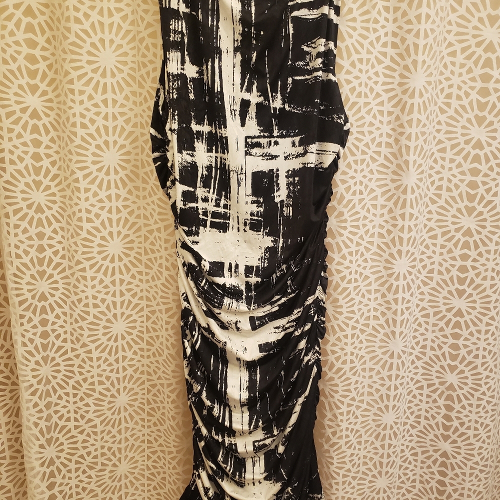 Style Ruched Dress - Picture 7 of 9